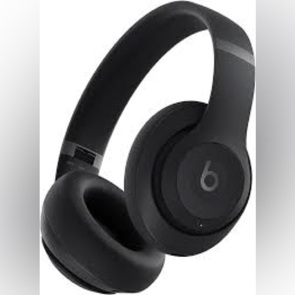 Beats Studio Pro Headphones NWOT and box
